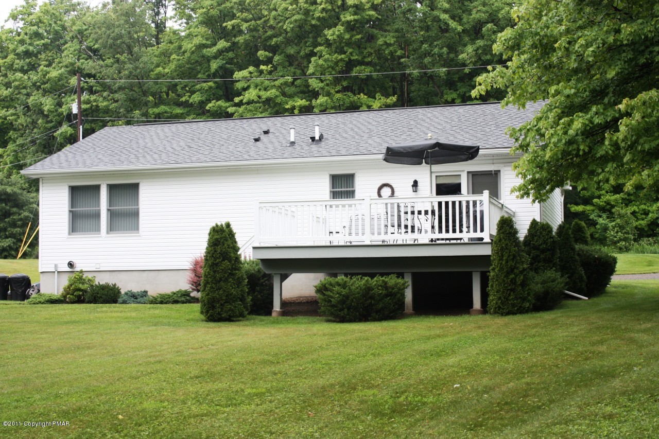 65 Stanet Road Moscow, PA 18444 - Photo 2 of 16 Rear view