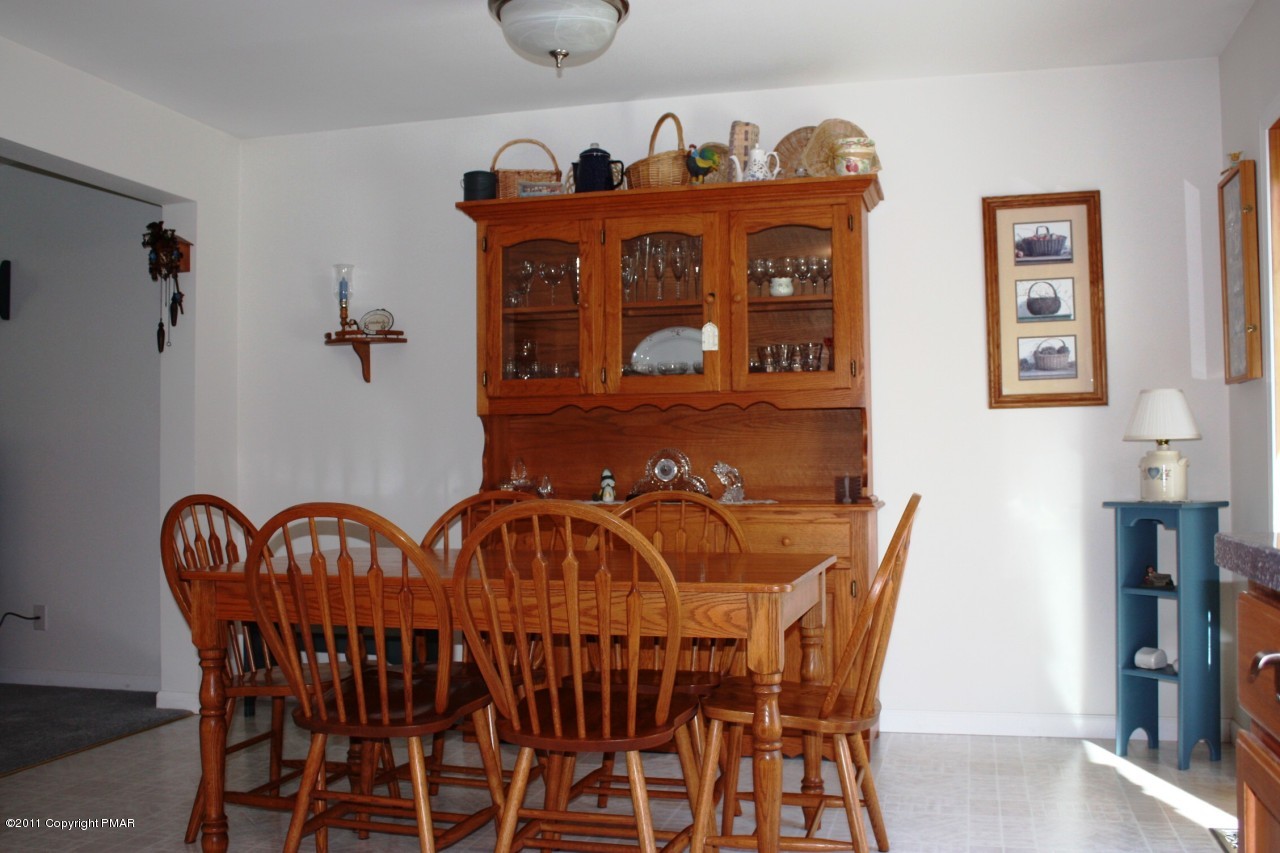 65 Stanet Road Moscow, PA 18444 - Photo 5 of 16 Dining Room