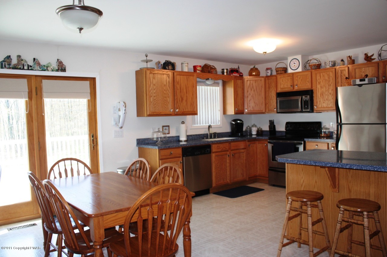 65 Stanet Road Moscow, PA 18444 - Photo 7 of 16 Kitchen view 2