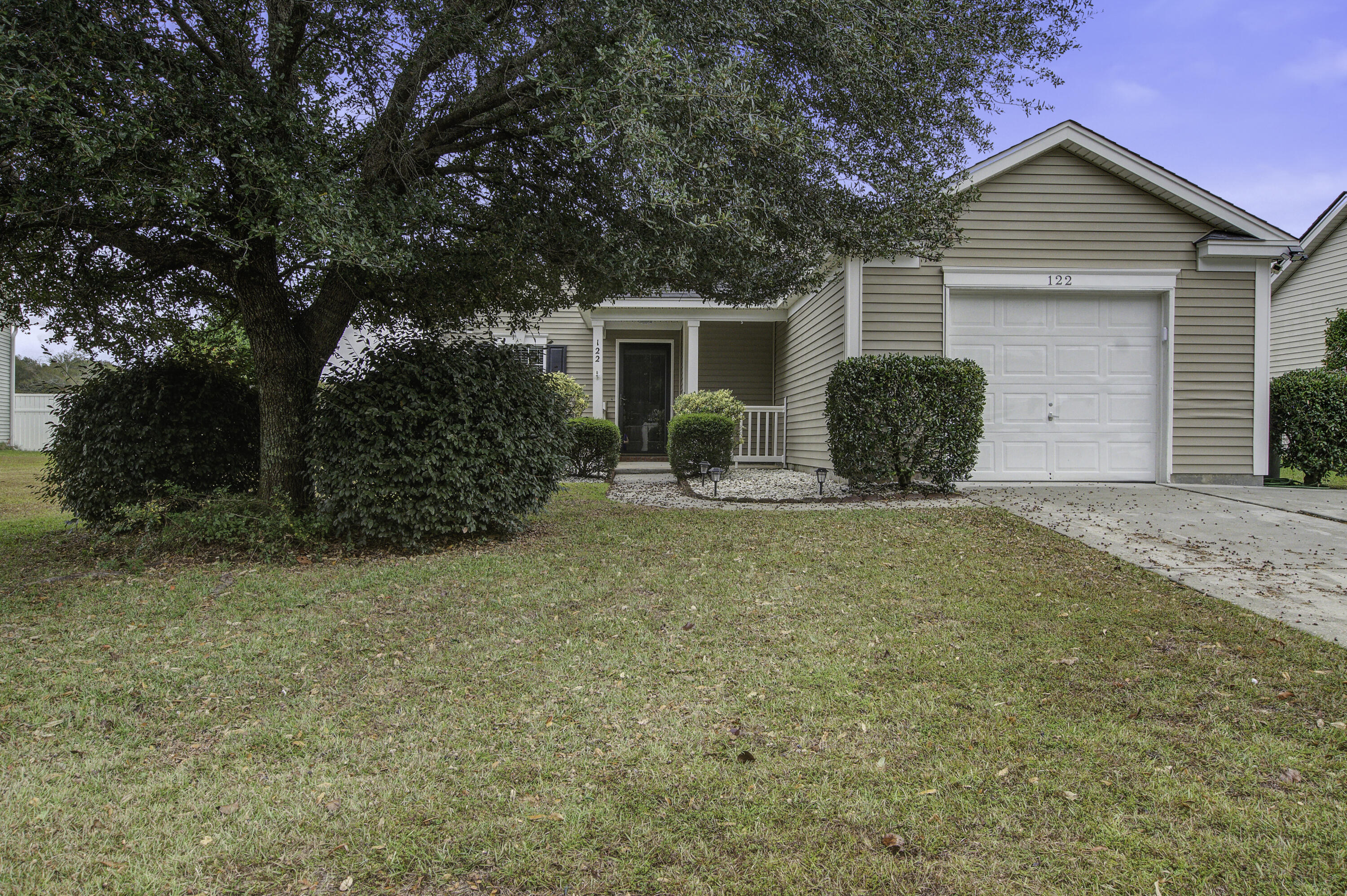 122 Walnut Creek Road Summerville, SC 29483 - Photo 2 of 20 122 Walnut (2)