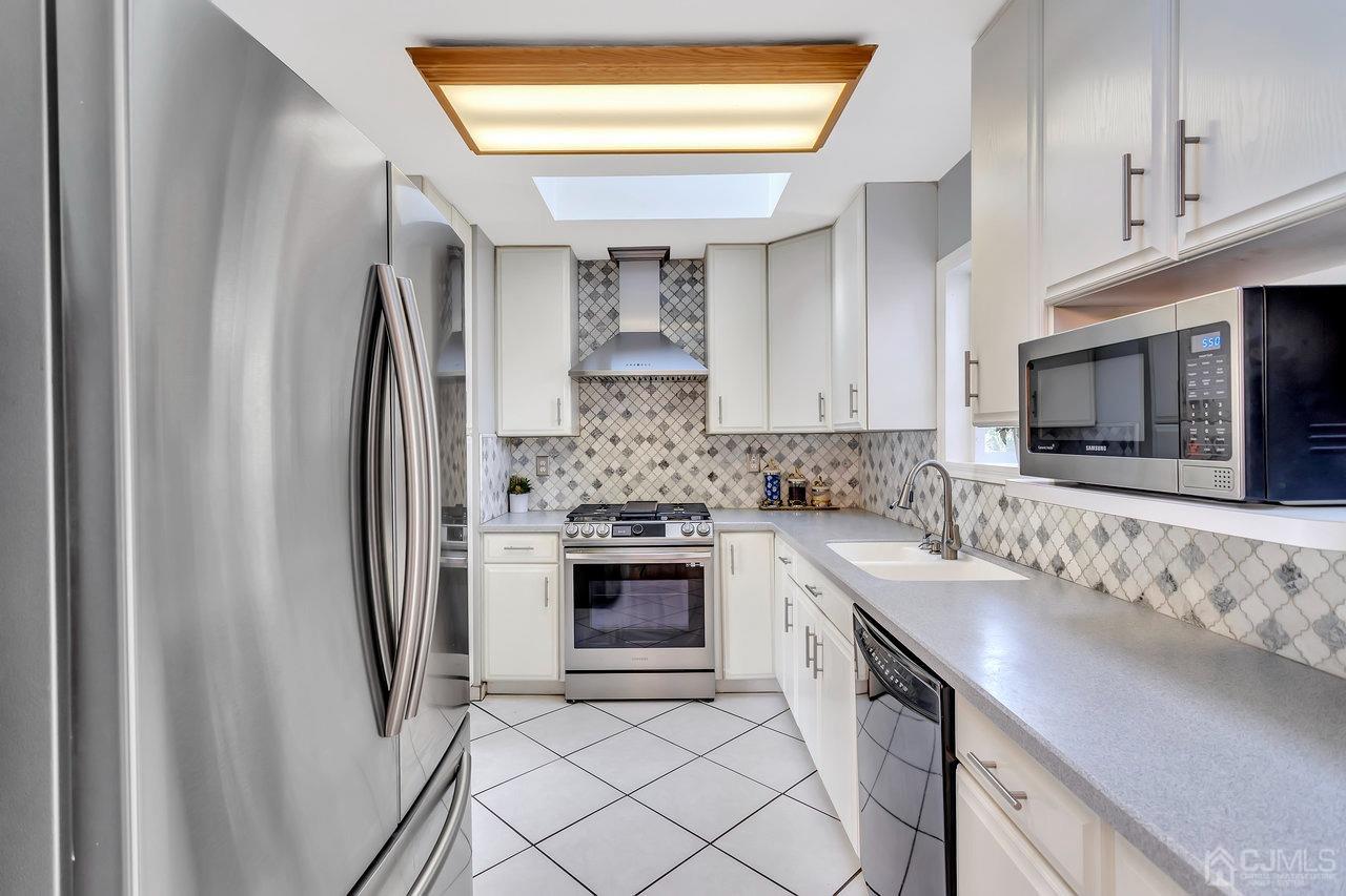 75 Gage Road East Brunswick, NJ 08816 - Photo 7 of 30 Gallery Image 7
