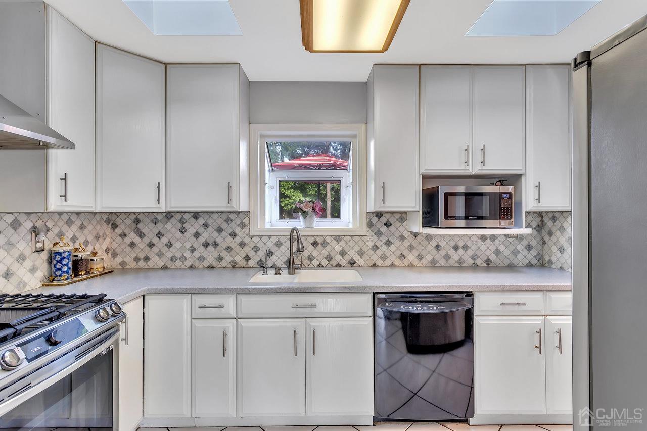 75 Gage Road East Brunswick, NJ 08816 - Photo 8 of 30 Gallery Image 8