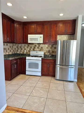 $3,200 | 231-10 145th Avenue, Unit SECOND | Brookville