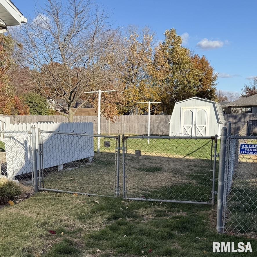 4312 Pickfair Road Springfield, IL 62703 - Photo 7 of 31