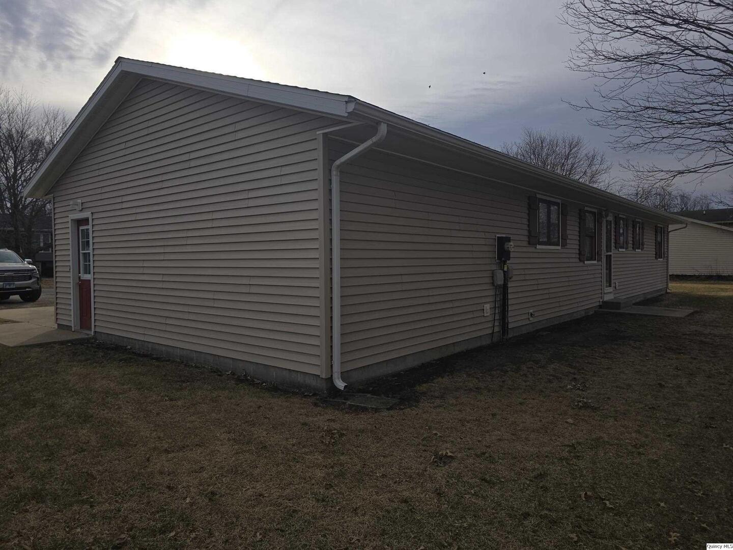 239 Rogers Road Carthage, IL 62321 - Photo 21 of 23 a view of a garage