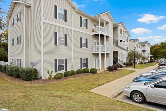 $205,900 | 623 McKenna Circle, Greenville, SC 29615