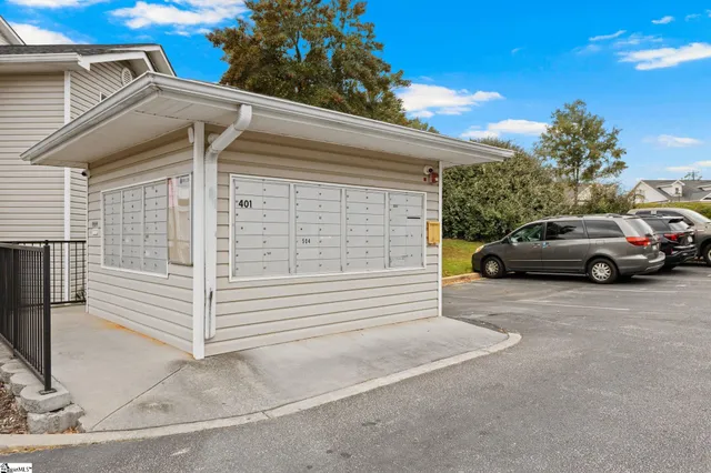 $205,900 | 623 McKenna Circle, Greenville, SC 29615