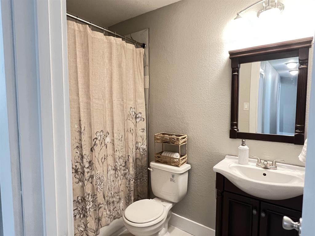 302 Glen Oaks Road Bonham, TX 75418 - Photo 13 of 17