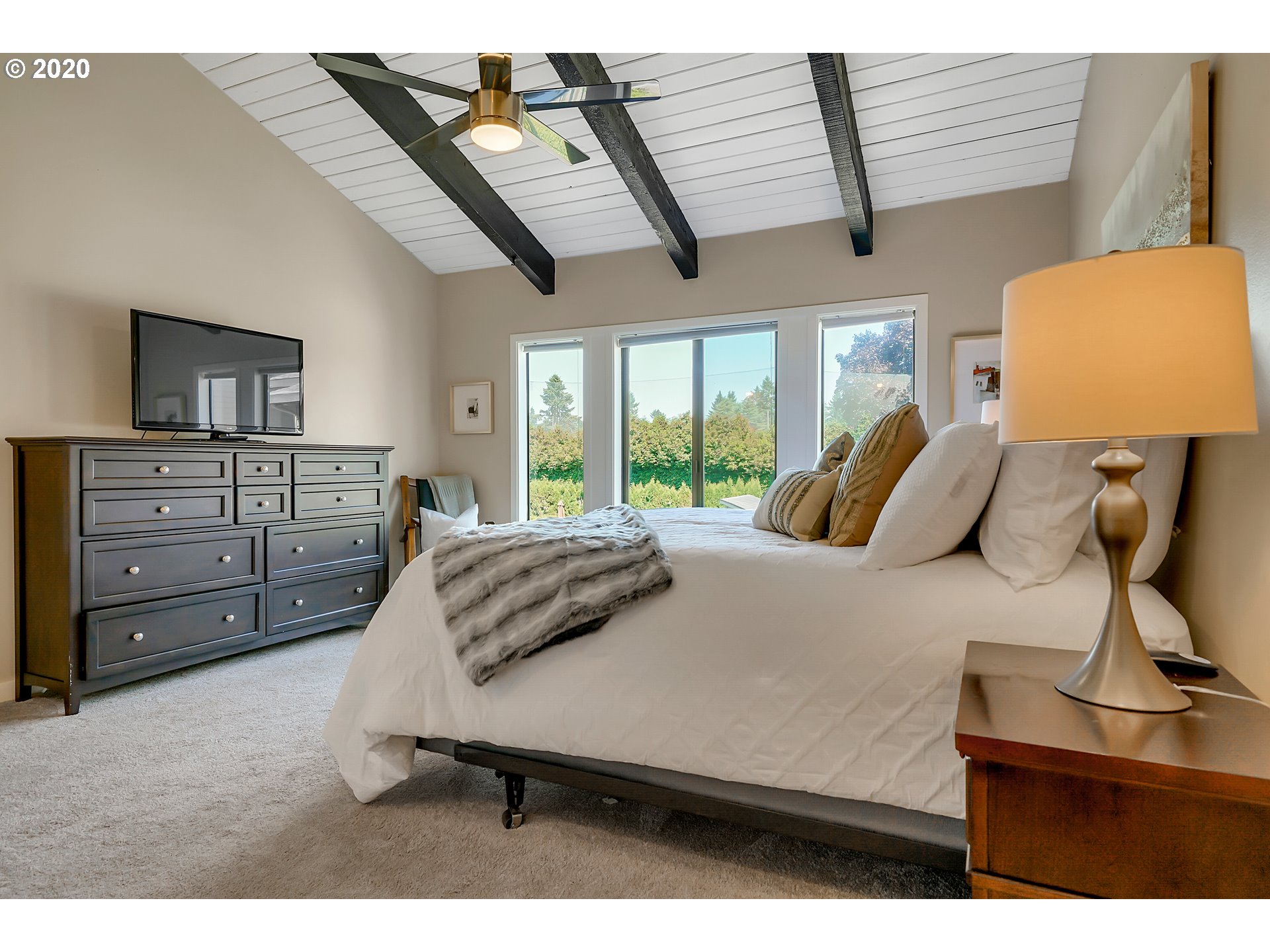 329 Country Club Road Eugene, OR 97401 - Photo 17 of 32 Gallery Image 17