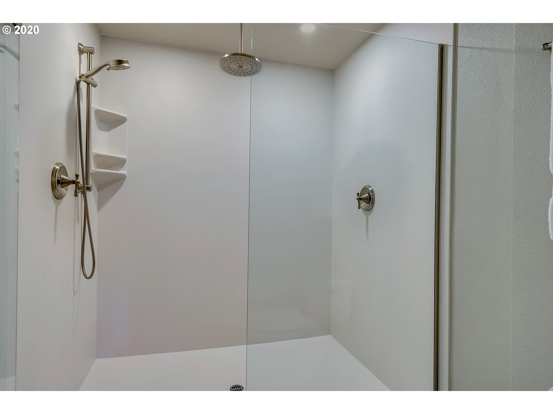 329 Country Club Road Eugene, OR 97401 - Photo 20 of 32 Gallery Image 20