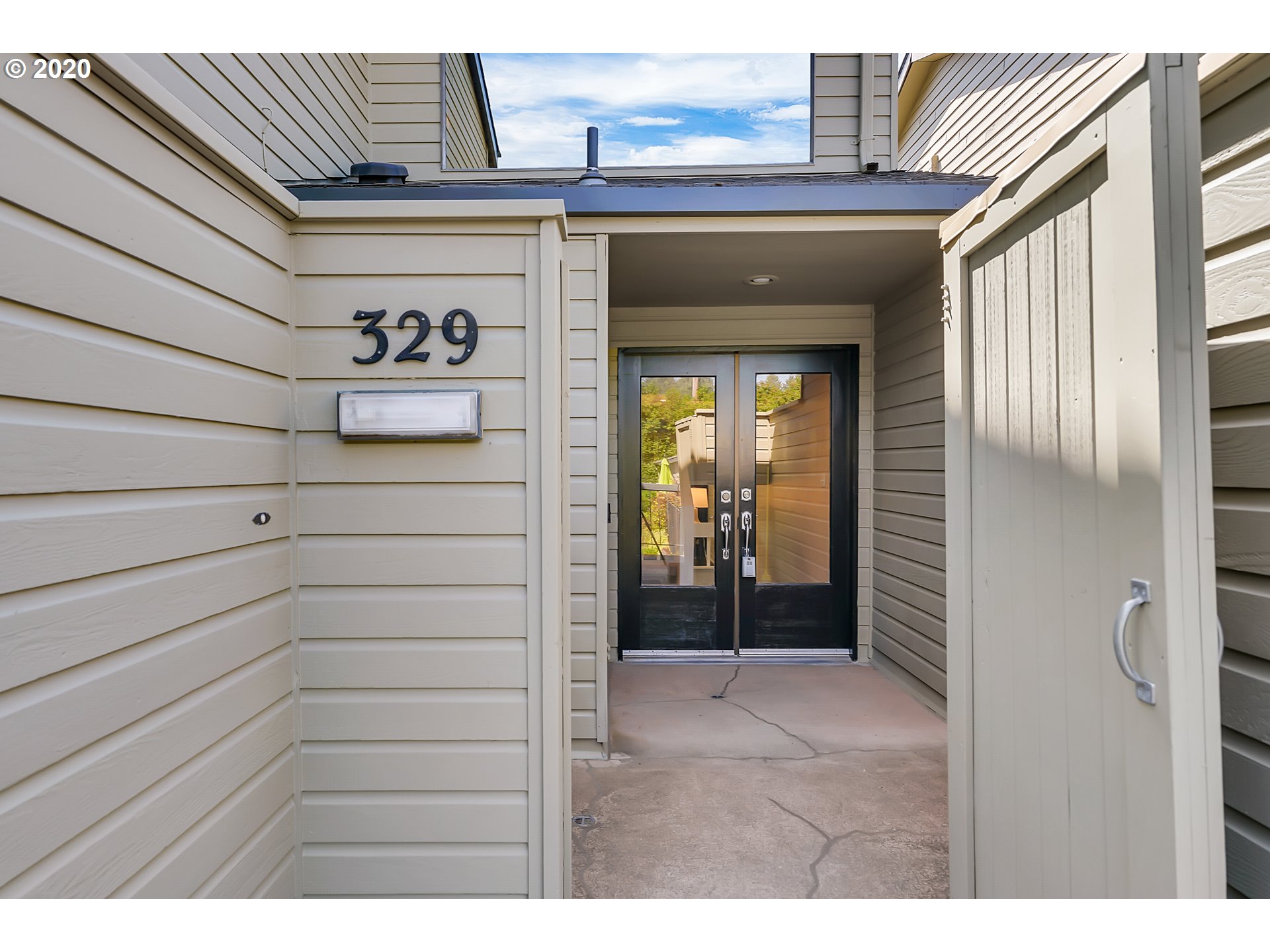 329 Country Club Road Eugene, OR 97401 - Photo 28 of 32 Gallery Image 28