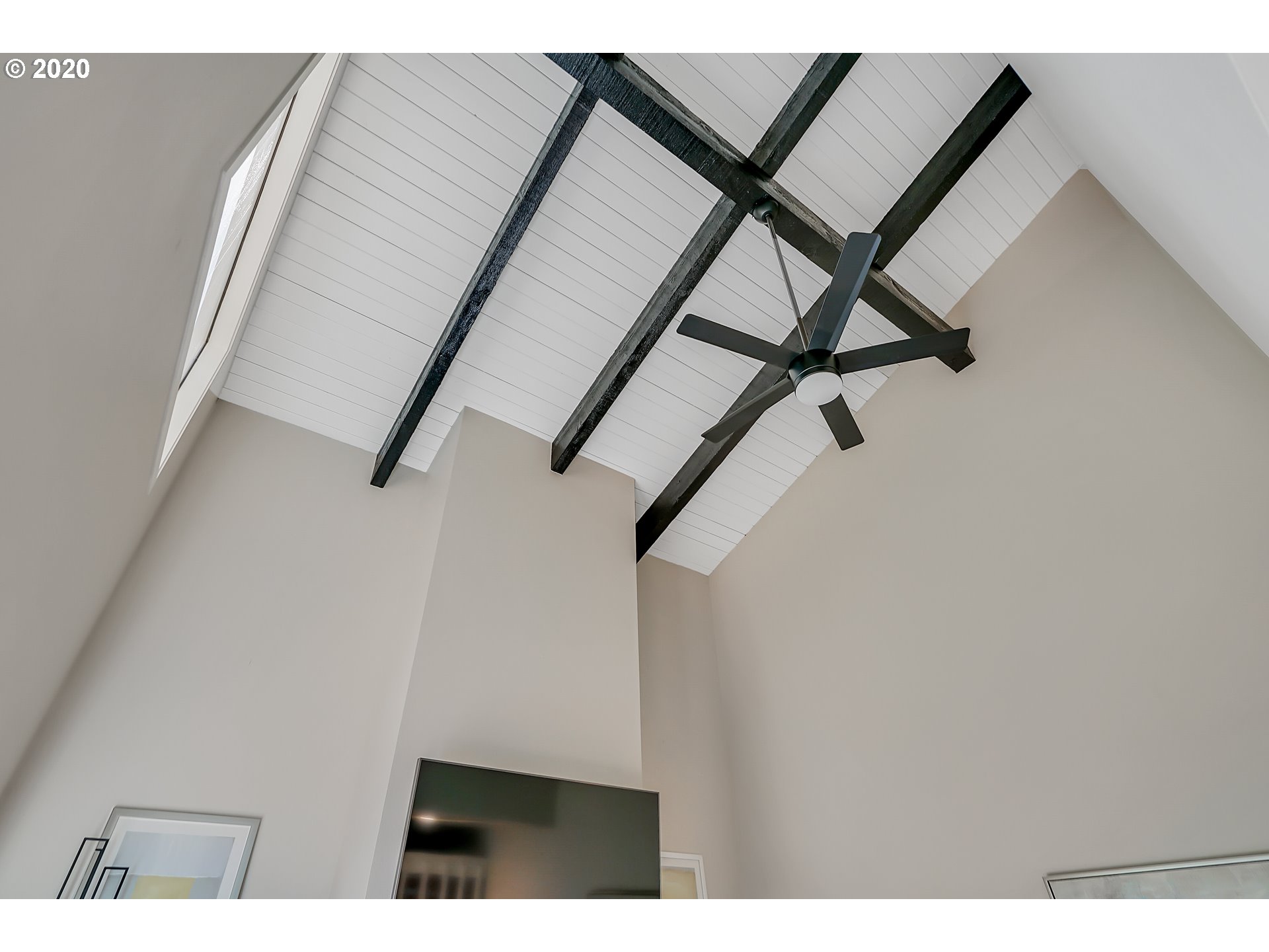 329 Country Club Road Eugene, OR 97401 - Photo 5 of 32 Gallery Image 5