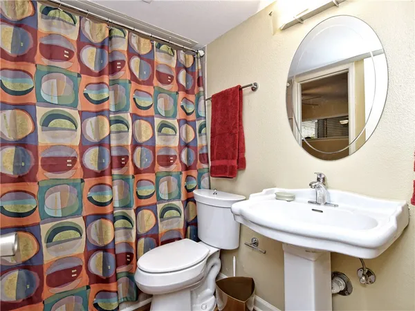 $3,275 | 1818 South Lakeshore Boulevard, Unit 20, Austin, TX 78741