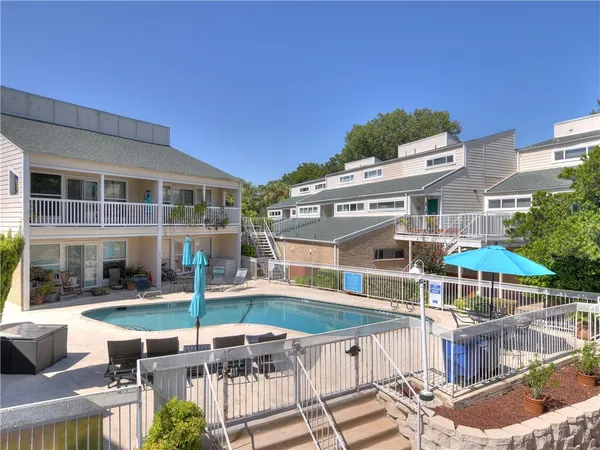 $3,275 | 1818 South Lakeshore Boulevard, Unit 20, Austin, TX 78741