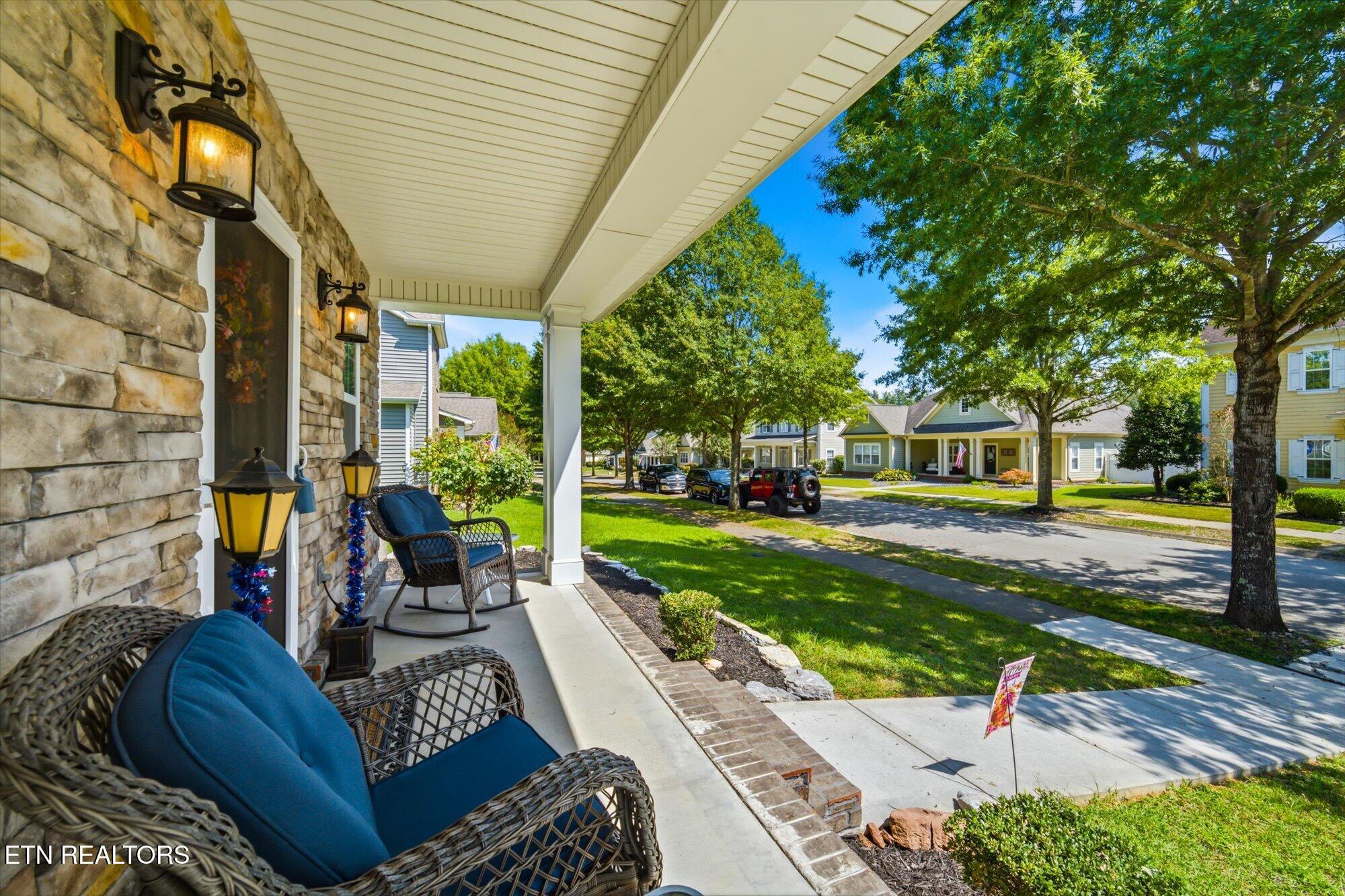118 Fallberry Street Oak Ridge, TN 37830 - Photo 3 of 55 3