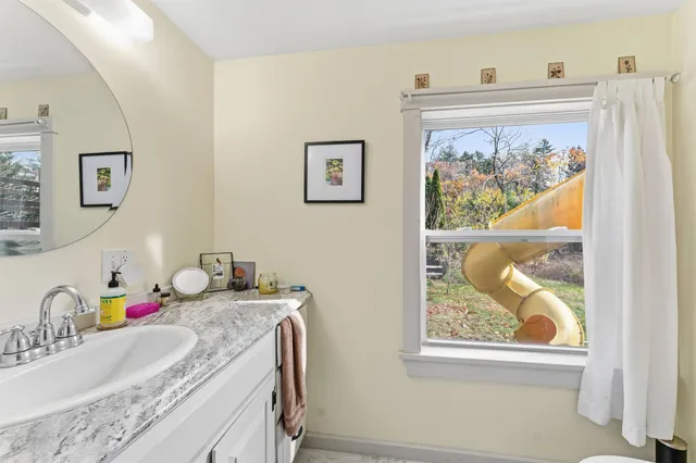 $349,999 | 3454 Friendship Road, Waldoboro, ME 04572