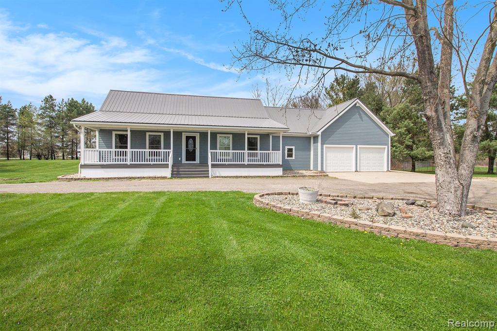 10036 Baldwin Road Gaines, MI 48436 - Photo 2 of 17