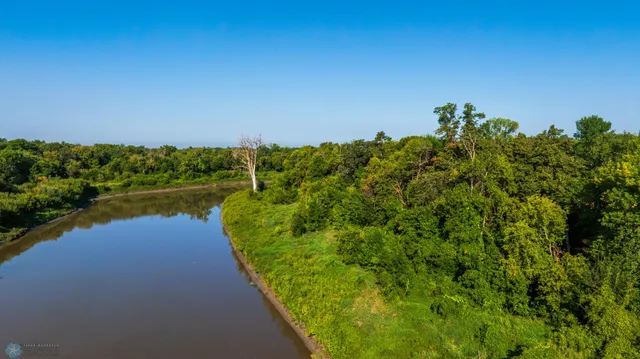 $618,000 | 430 430th Avenue Southwest, East Grand Forks, MN 56721