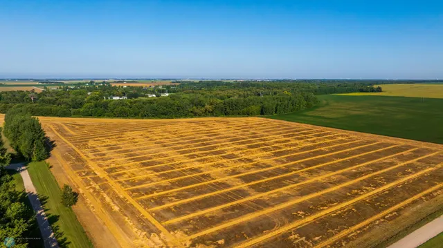 $618,000 | 430 430th Avenue Southwest, East Grand Forks, MN 56721