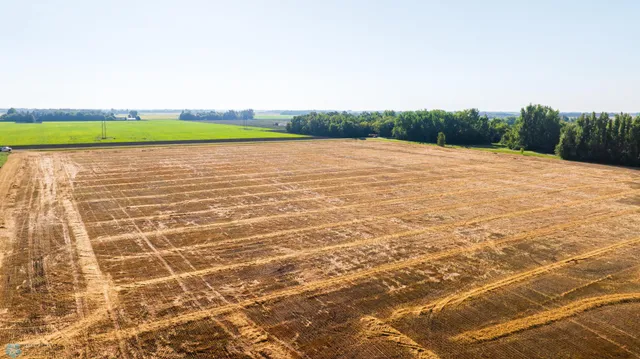 $618,000 | 430 430th Avenue Southwest, East Grand Forks, MN 56721