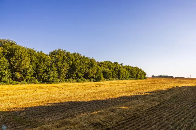 $618,000 | 430 430th Avenue Southwest, East Grand Forks, MN 56721