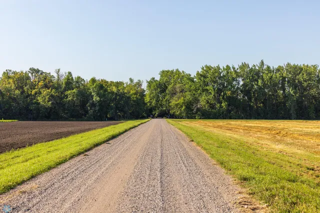 $618,000 | 430 430th Avenue Southwest, East Grand Forks, MN 56721