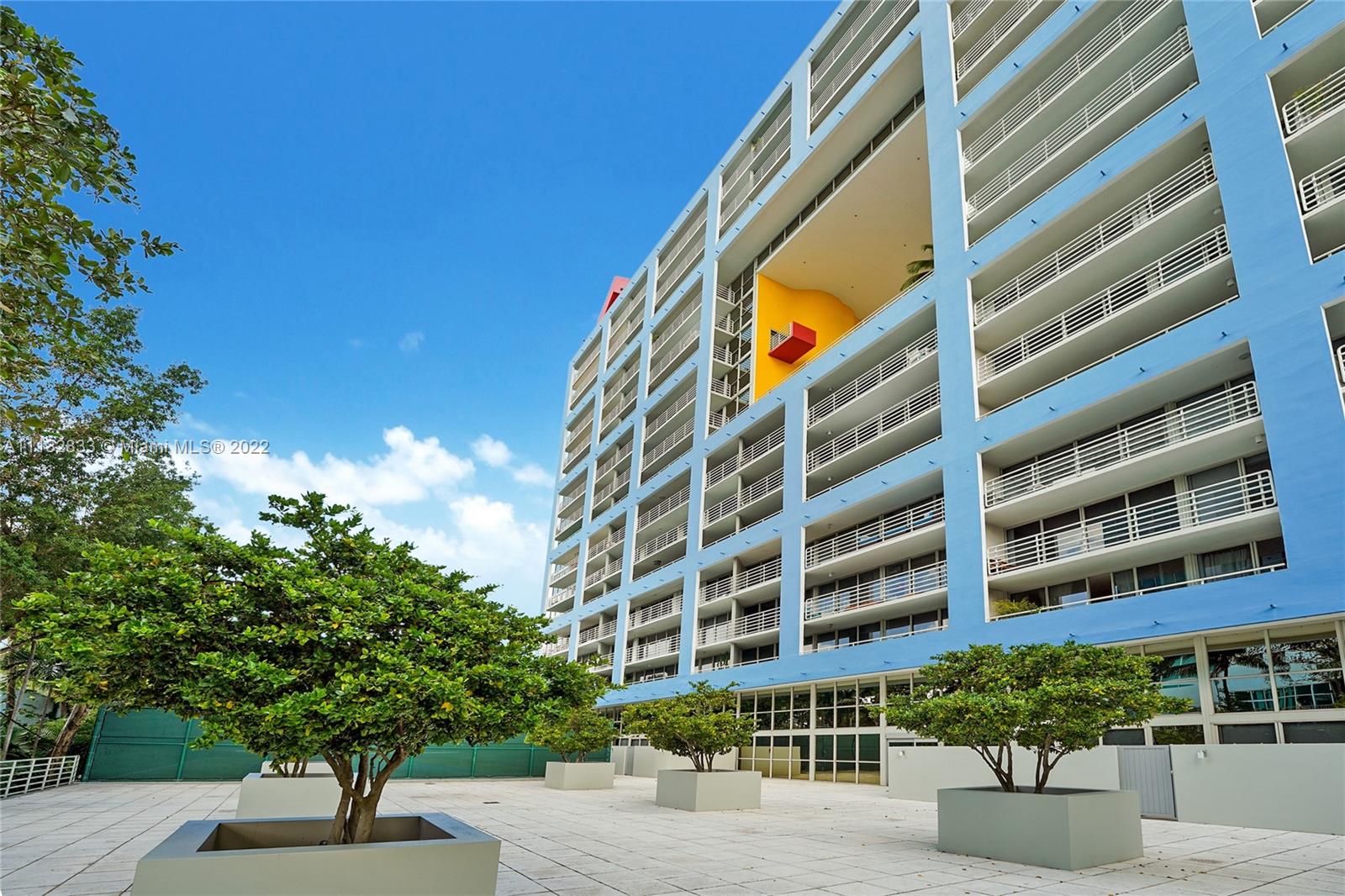 2025 Brickell Avenue, Unit 605 Miami, FL 33129 - Photo 14 of 21 Arquitectonica’s Infamous Five-Story Palm Court