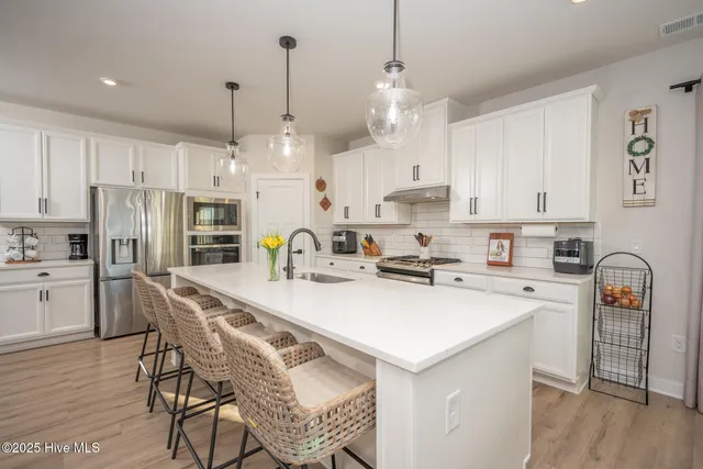 $650,000 | 104 Steppeside Lane, Moyock, NC 27958