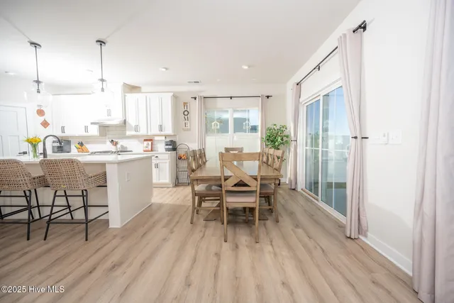 $650,000 | 104 Steppeside Lane, Moyock, NC 27958