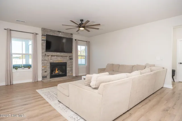 $650,000 | 104 Steppeside Lane, Moyock, NC 27958