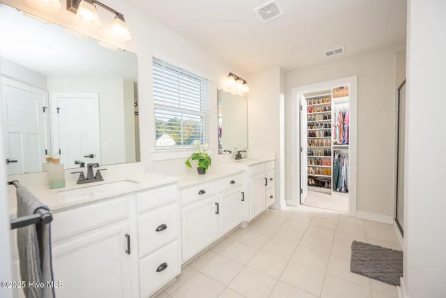 $650,000 | 104 Steppeside Lane, Moyock, NC 27958