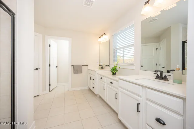 $650,000 | 104 Steppeside Lane, Moyock, NC 27958