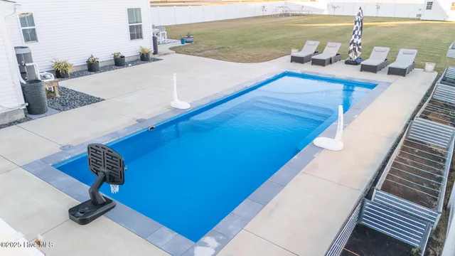 $650,000 | 104 Steppeside Lane, Moyock, NC 27958