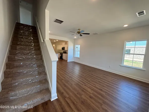 $404,600 | 7187 Hickory Holw Road, Walls, MS 38680