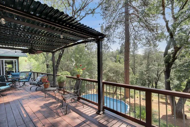 a area with lots of green space and plants