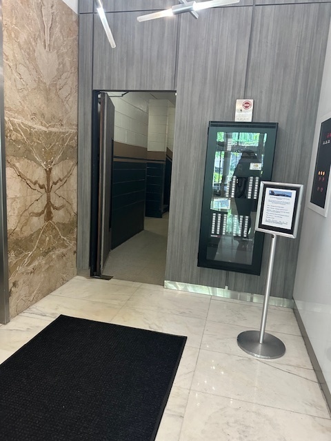 5757 North Sheridan Road, Unit 18J Chicago, IL 60660 - Photo 5 of 19 a bathroom with a sink and a mirror