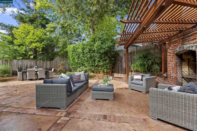$2,150,000 | 59 Hacienda Circle, Orinda, CA 94563