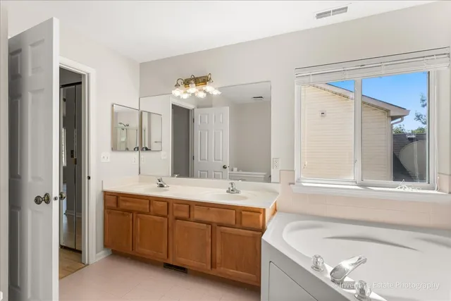 $464,900 | 357 Wedgewood Circle, Romeoville, IL 60446