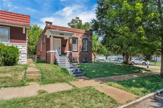 $199,000 | 4163 Walsh Street, St. Louis, MO 63116