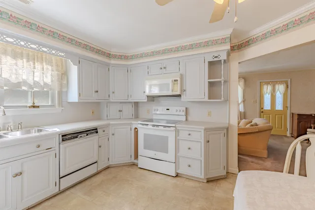 $485,000 | 35 Maple Avenue, Villas, NJ 08251