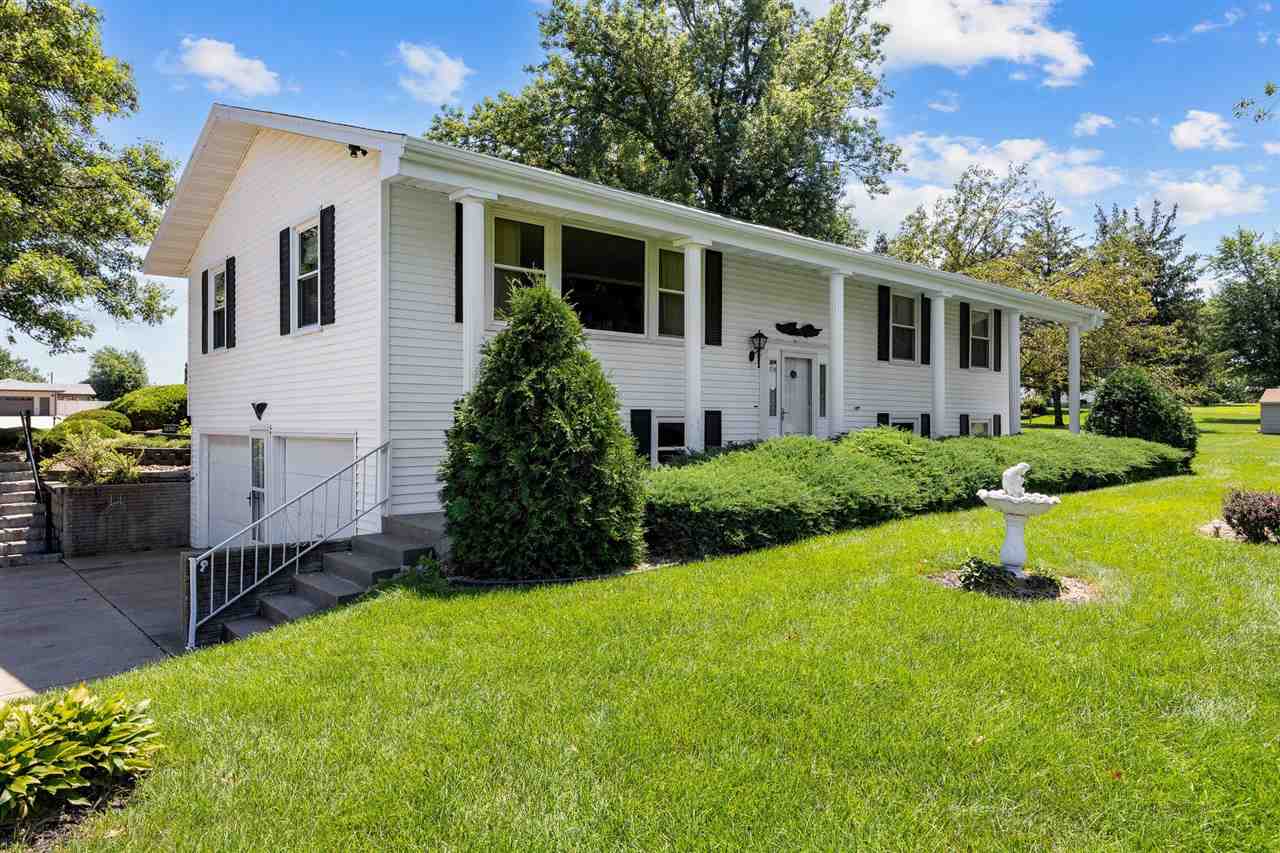 7405 Beverly Road Southwest Fairfax, IA 52228 - Photo 2 of 36 Gallery Image 2