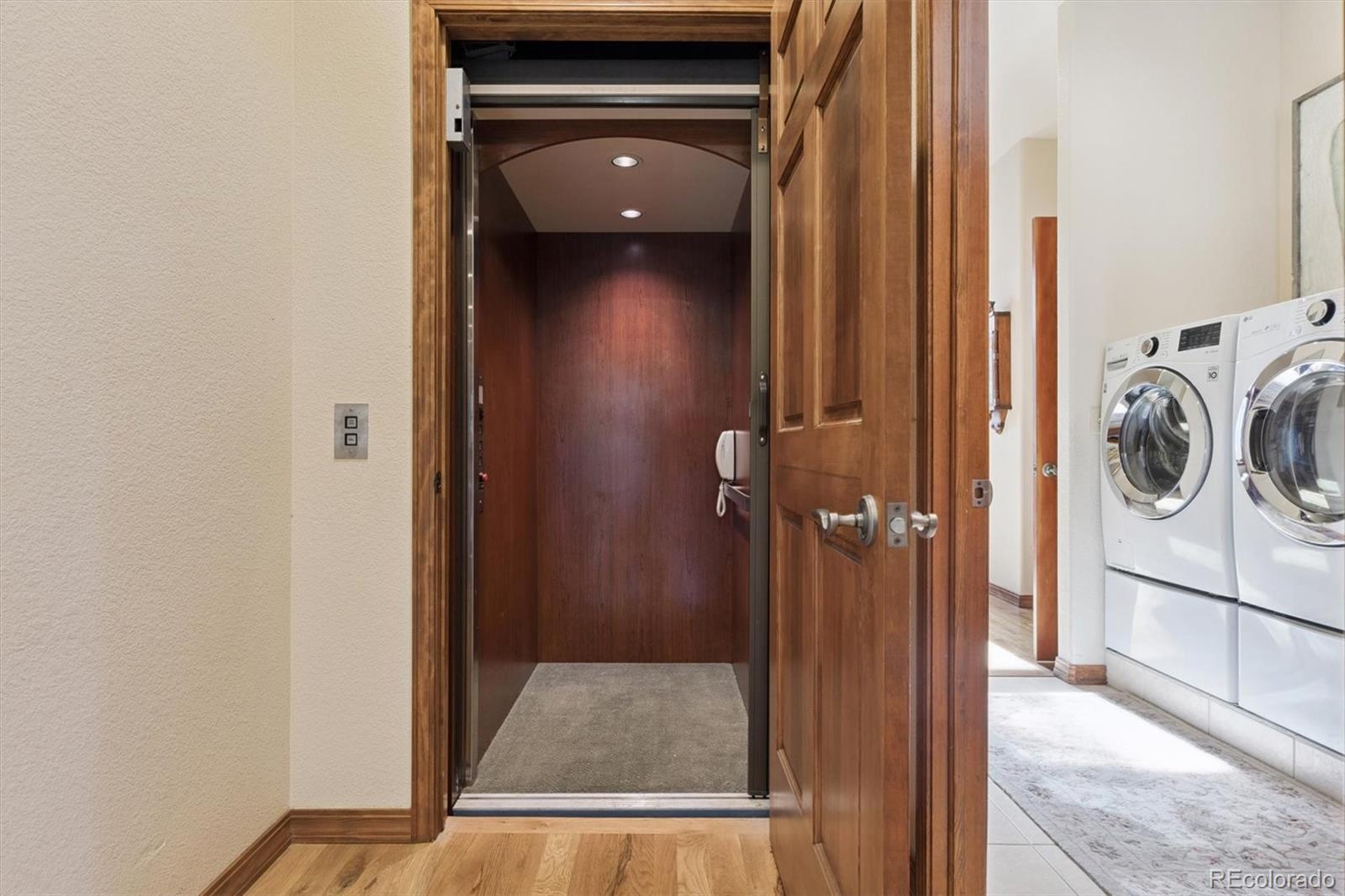 8061 Sugar Loaf Road Larkspur, CO 80118 - Photo 26 of 48 a view of bathroom