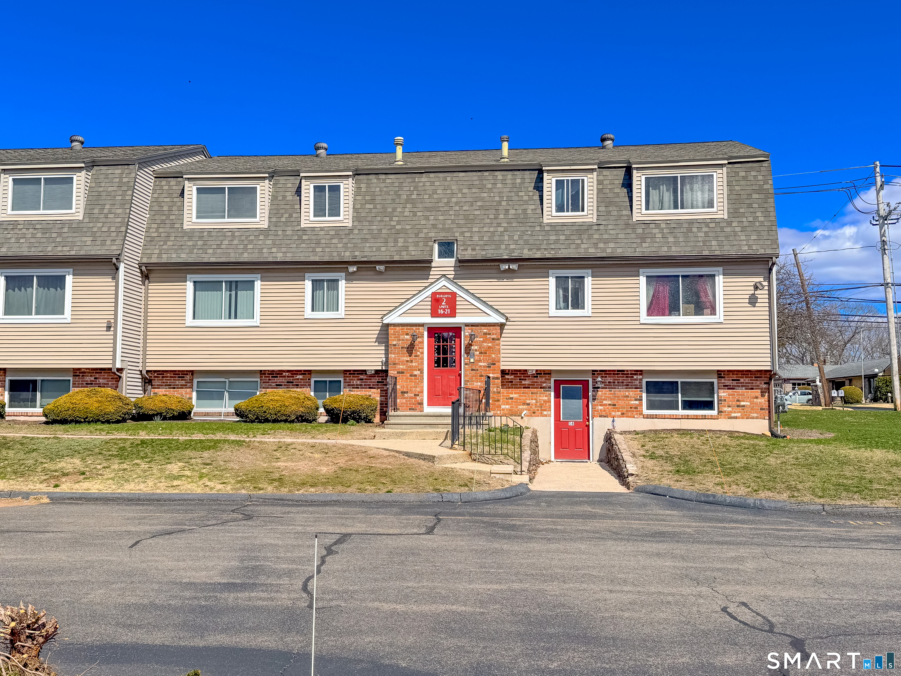 17 Evergreene Road, Unit 17 Wallingford, CT 06492 - Photo 1 of 7