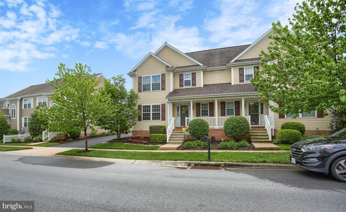 716 Wallingford Road Lititz, PA 17543 - Photo 2 of 38 Front View of Home