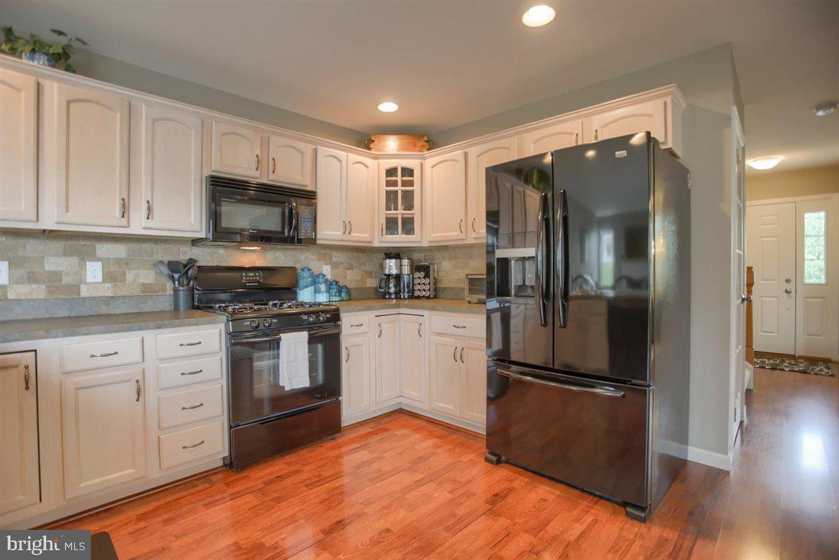 716 Wallingford Road Lititz, PA 17543 - Photo 16 of 38 Lots of Cabinetry in the Kitchen