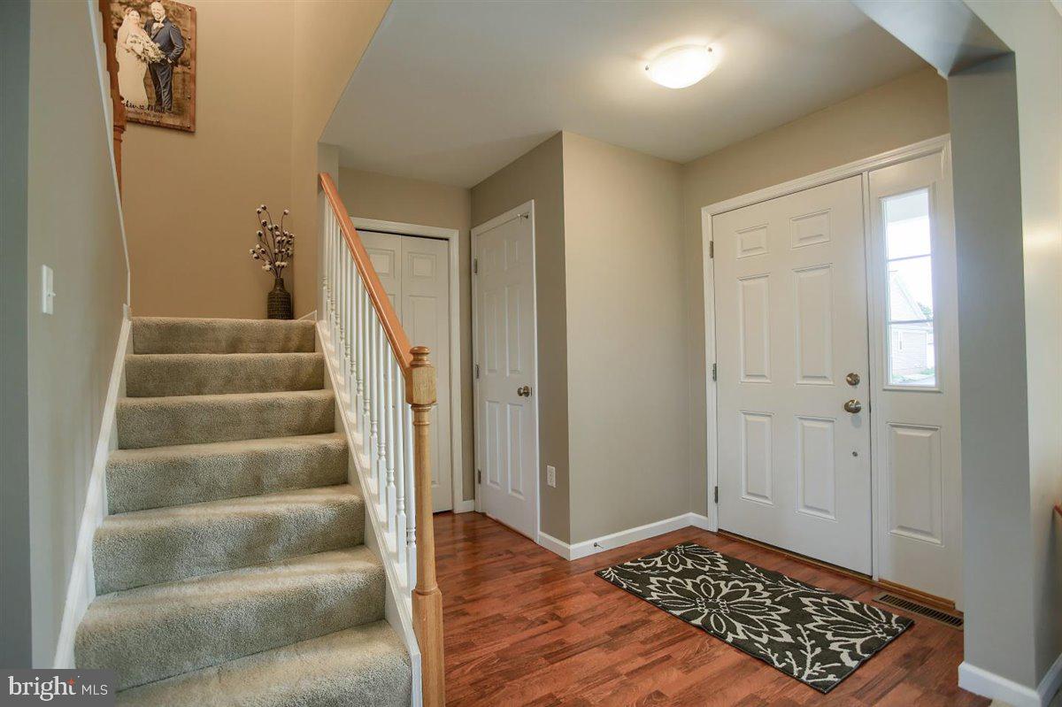 716 Wallingford Road Lititz, PA 17543 - Photo 7 of 38 Foyer and Stairway