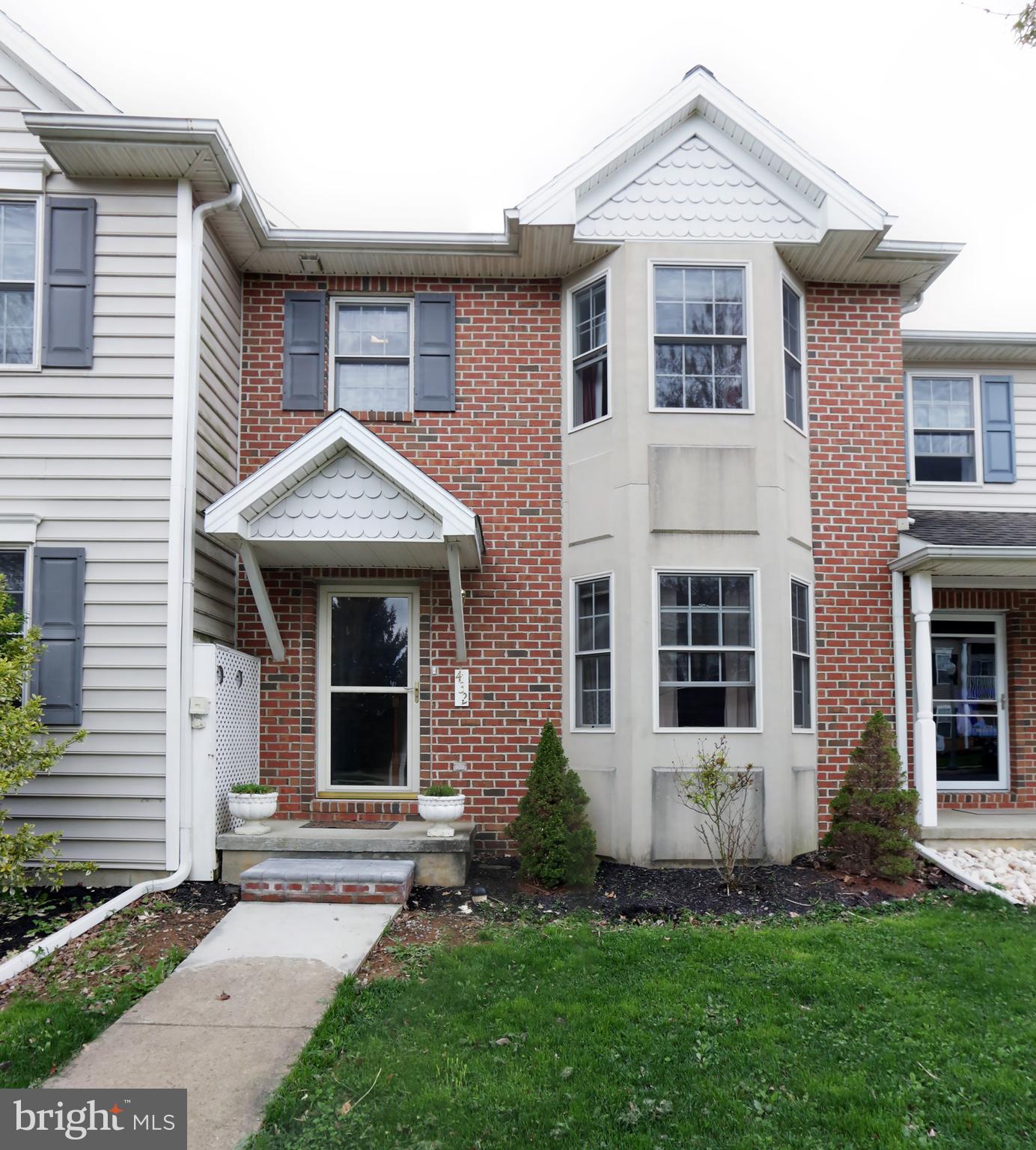 432 North Oak Street Lititz, PA 17543 - Photo 1 of 27 Front of home