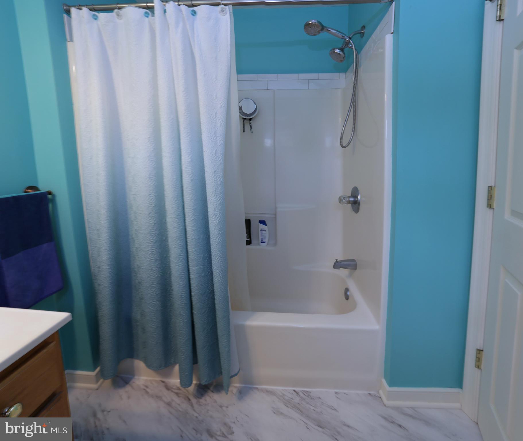 432 North Oak Street Lititz, PA 17543 - Photo 15 of 27 Main bathroom with tub shower