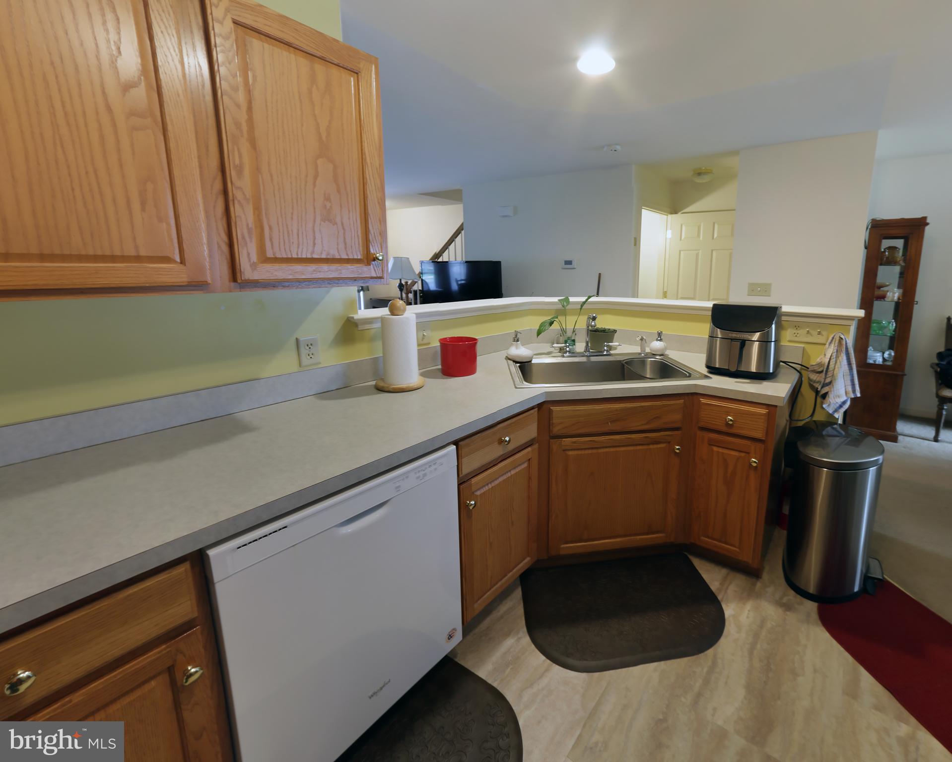 432 North Oak Street Lititz, PA 17543 - Photo 3 of 27 Kitchen includes all appliances