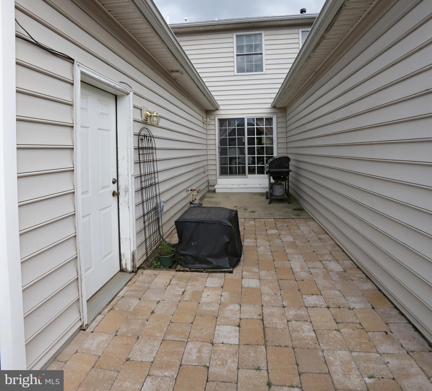 432 North Oak Street Lititz, PA 17543 - Photo 26 of 27 Rear private patio
